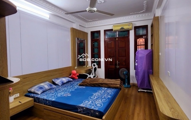 Hiếm có khó tìm! 
Bán nhà ĐẶNG TIẾN ĐÔNG 34m² hơn 7 tỷ - Nhà xinh, gần ô tô, ngõ nông hiếm có